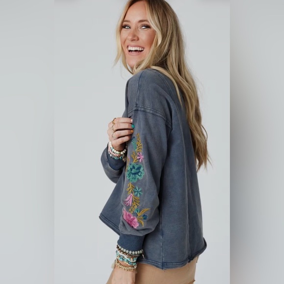 Floral Embroidered Blue Top - Picture 6 of 13